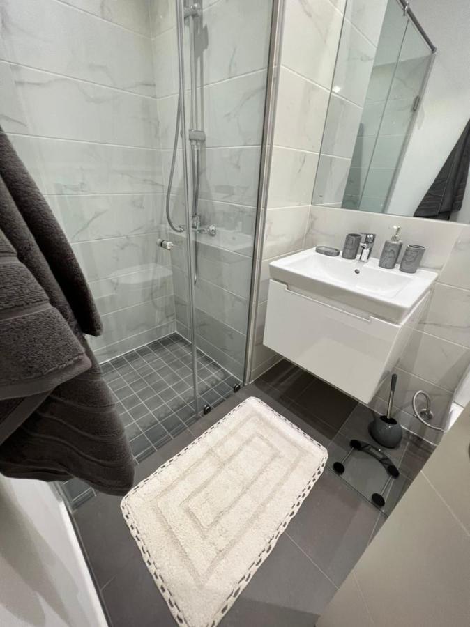 The Lennox Luxury Apartment Accra Bagian luar foto