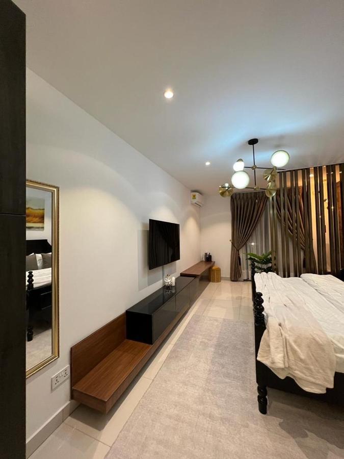 The Lennox Luxury Apartment Accra Bagian luar foto